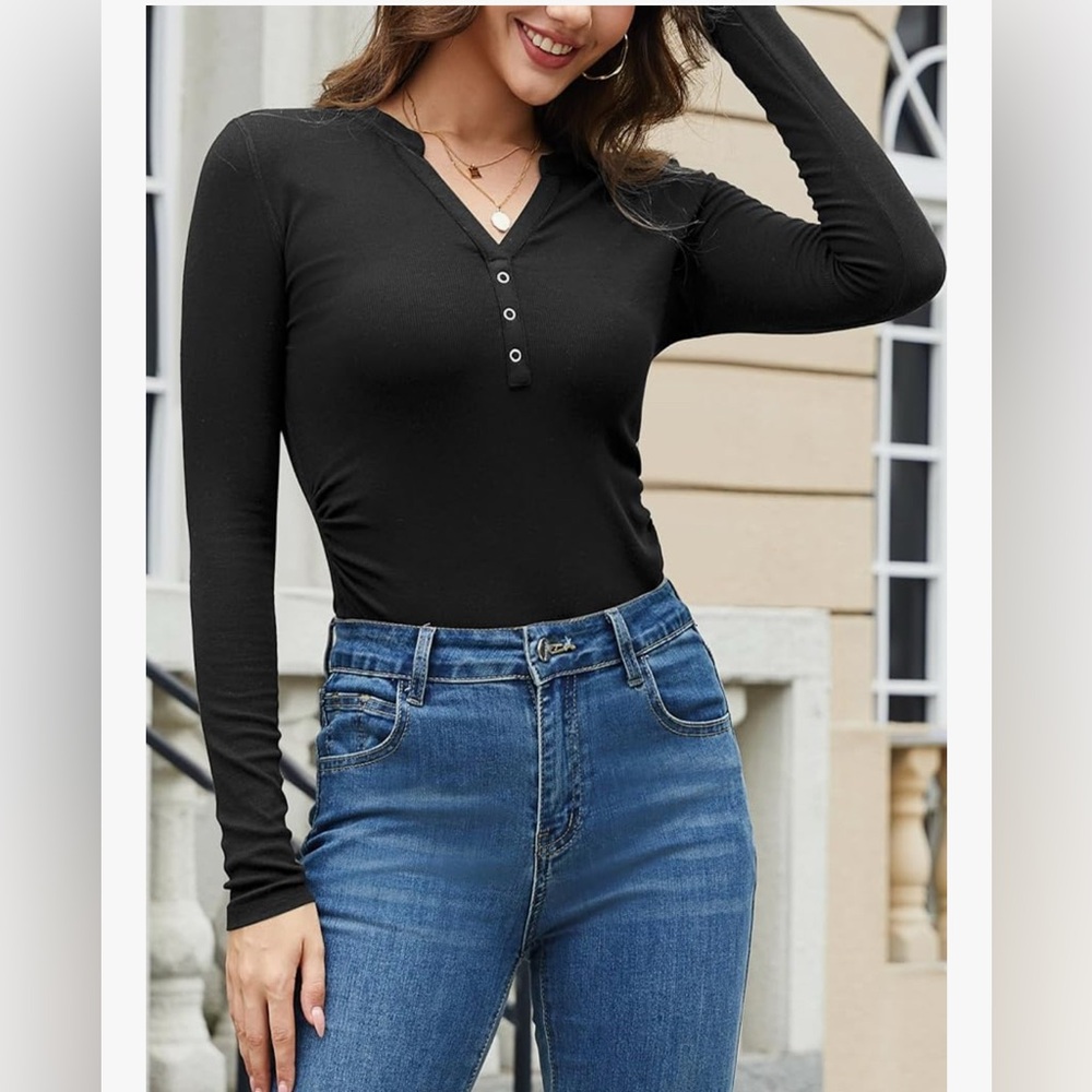 Elegant black Long Sleeve Top pit to pit 17inch